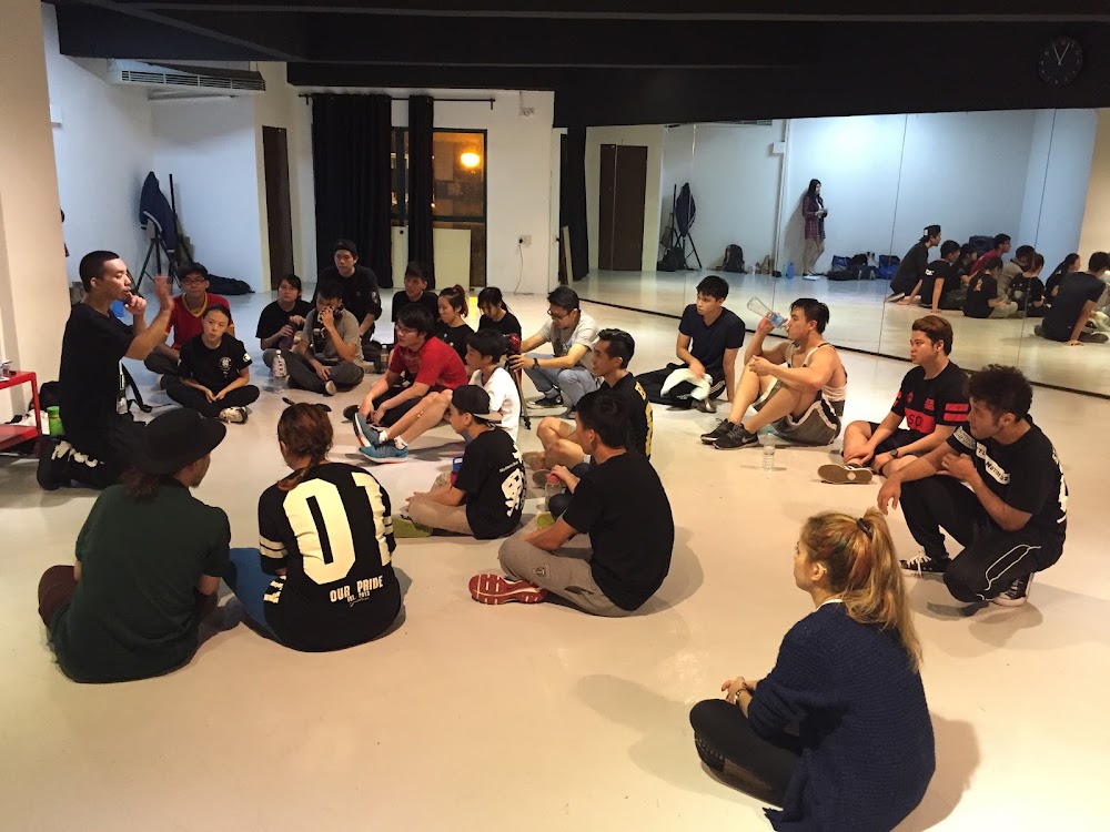 Alamak Dance Studio by Alam Wakaka
